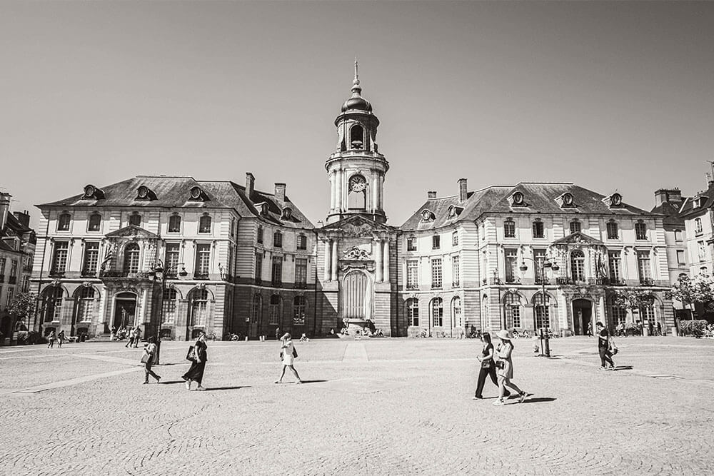 Mairie de Rennes en noir et blanc